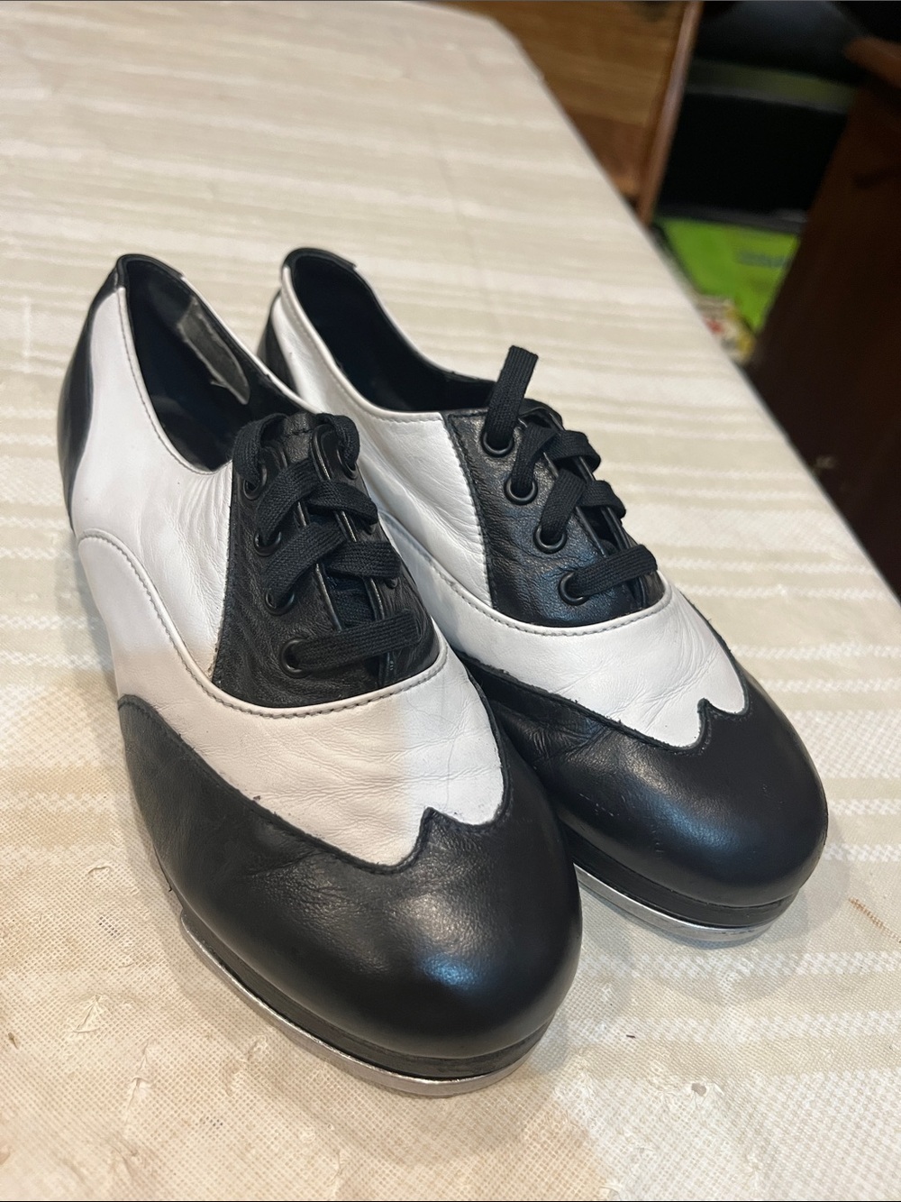 Leo’s Ultratone Youth Leather Tap Dance Shoes size 1